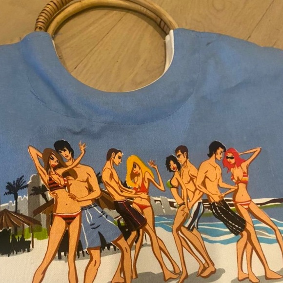 Really cute summer beach bag! Amazing for Europe trips - Picture 3 of 3